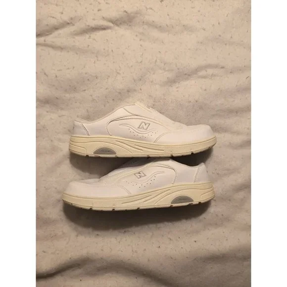 New Balance | Shoes | New Balance Womens 81 Dsl2 White Slip  display picture 1